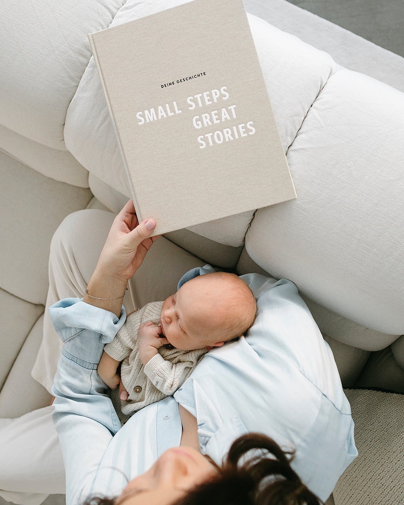 Deine Geschichte ist ein hochwertiges, modernes Buch über dich und dein Kind